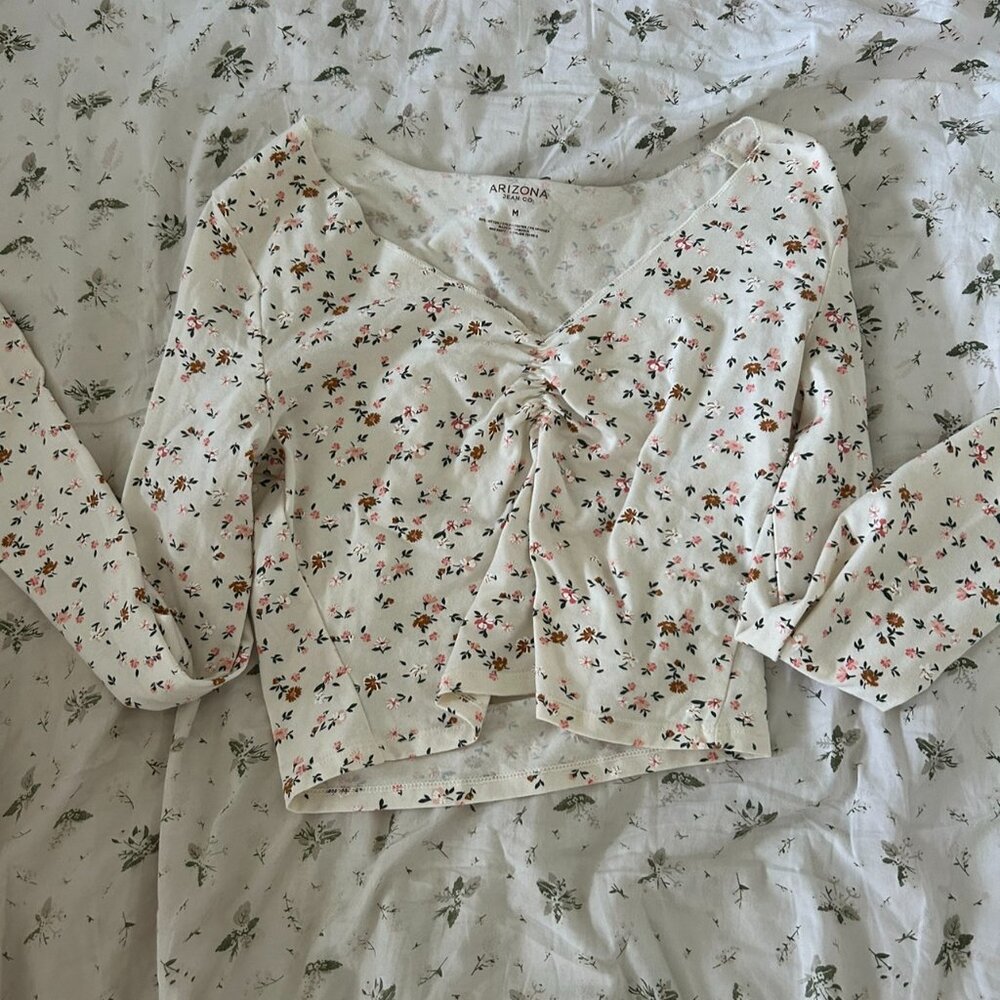 Arizona & Jean Co Coquette Flower Long Sleeve Crop Top